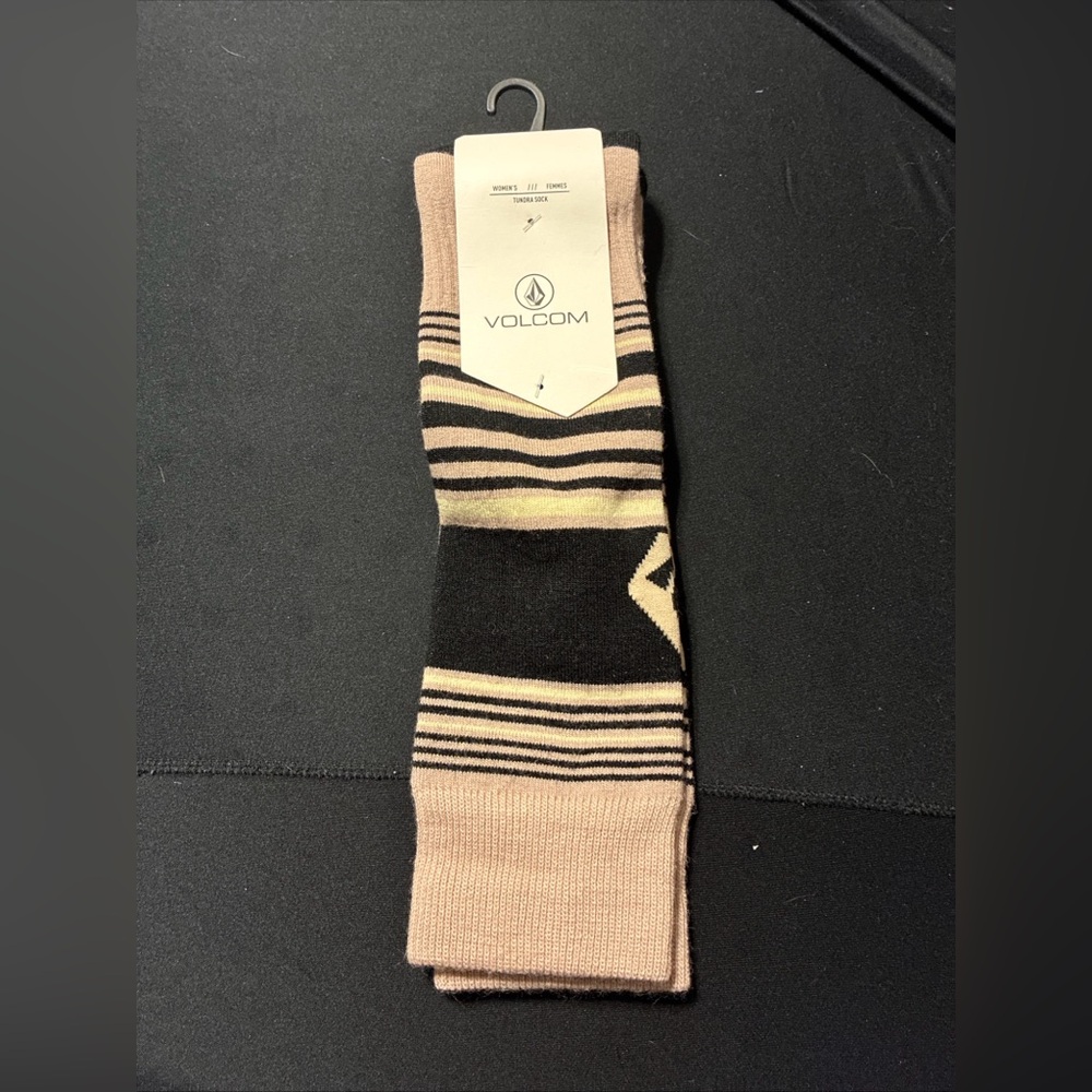 Volcom ladies tundra knee high ski socks size M/L